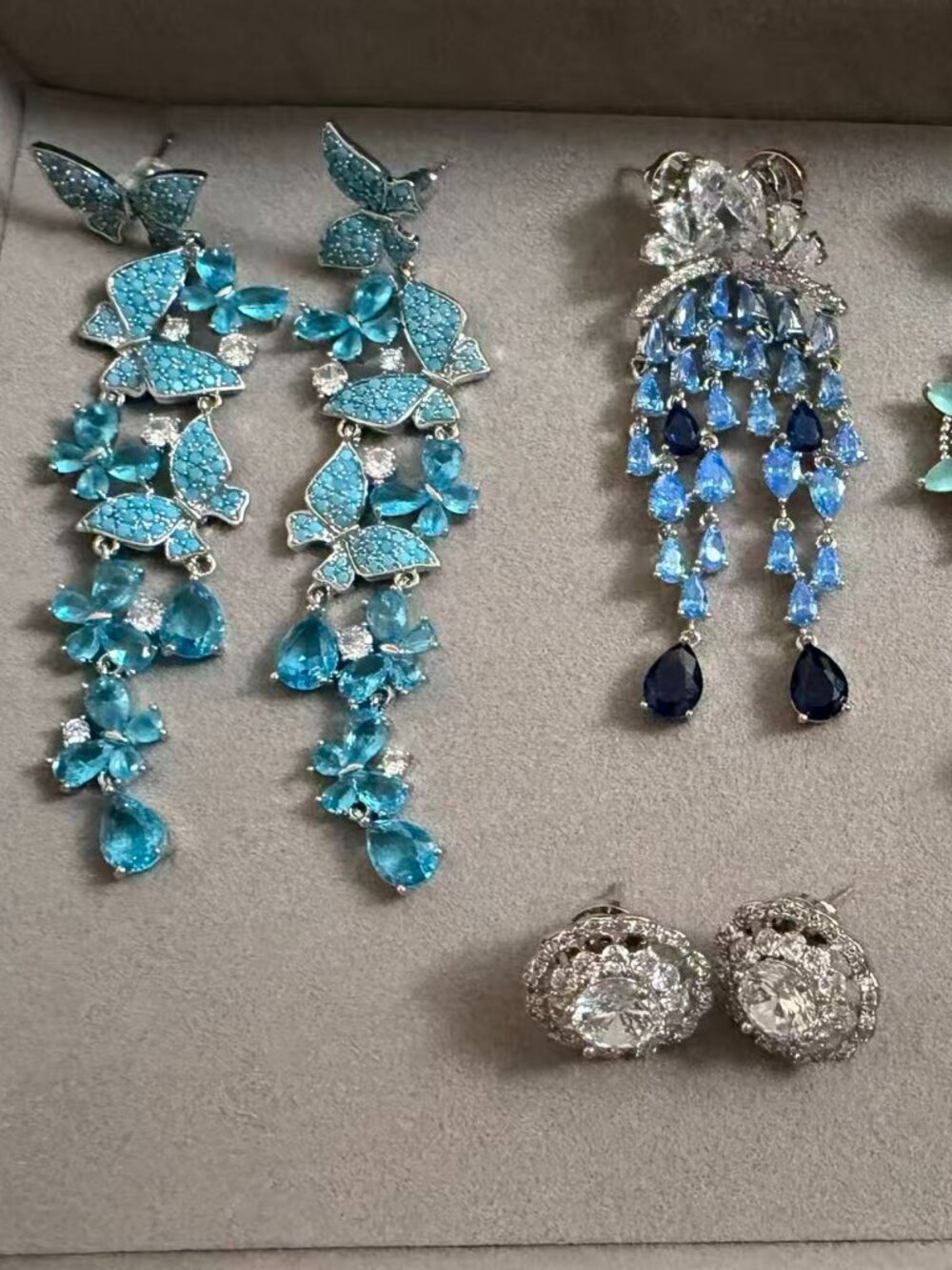 earring - Picture 2 of 9